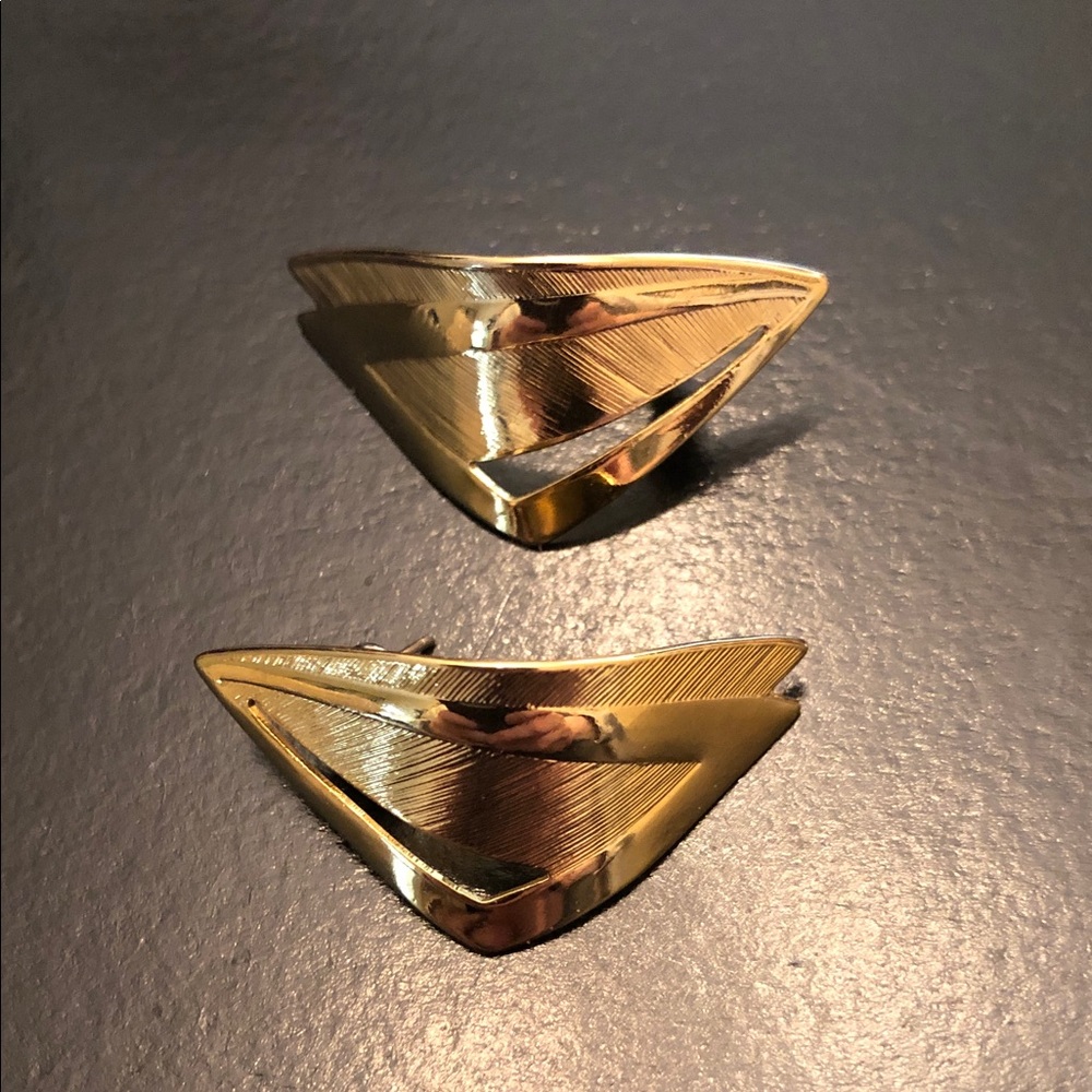 Vintage Gold Tone Chevron Earrings
